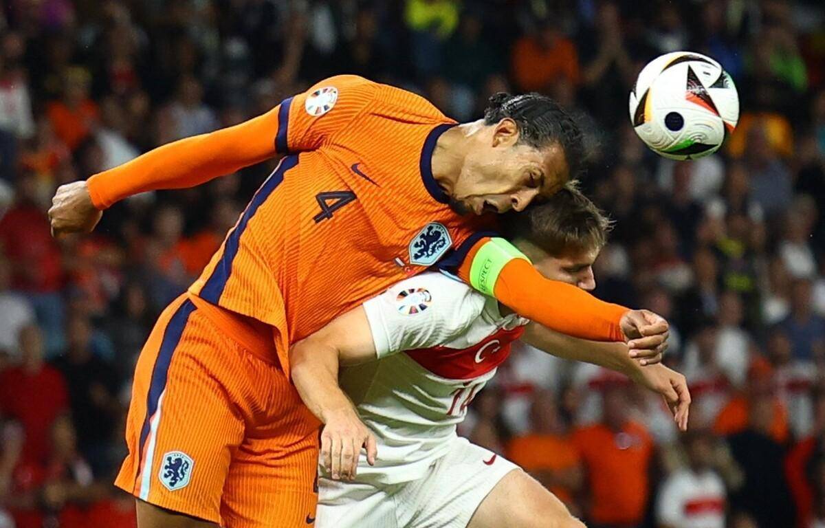 土耳其碾压荷兰，本泽马带队取胜