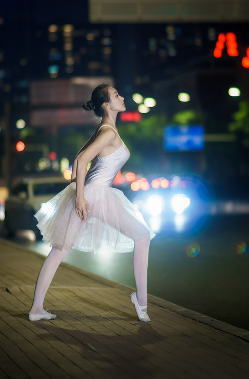 虚拟现实爆惊天冷门，NBA总决赛惊现中国球队，活塞击溃新疆